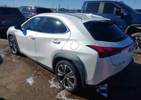 2019 Lexus Ux 200 z USA, uszkodzony, nr VIN JTHY3JBH3K2012961